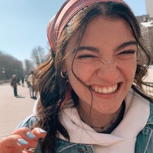 Meet your Posher, Mari